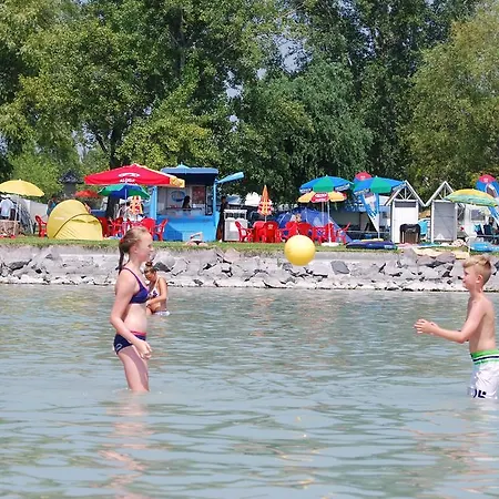 Naturexpert Mobil Hazak-pelso Campingplads